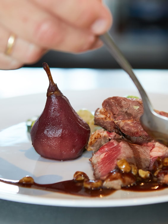 peer-en-vlees winter
herfst
vlees
fruit
peer
stoof
eten
food
gerecht
kok
berijden
mooi
rood