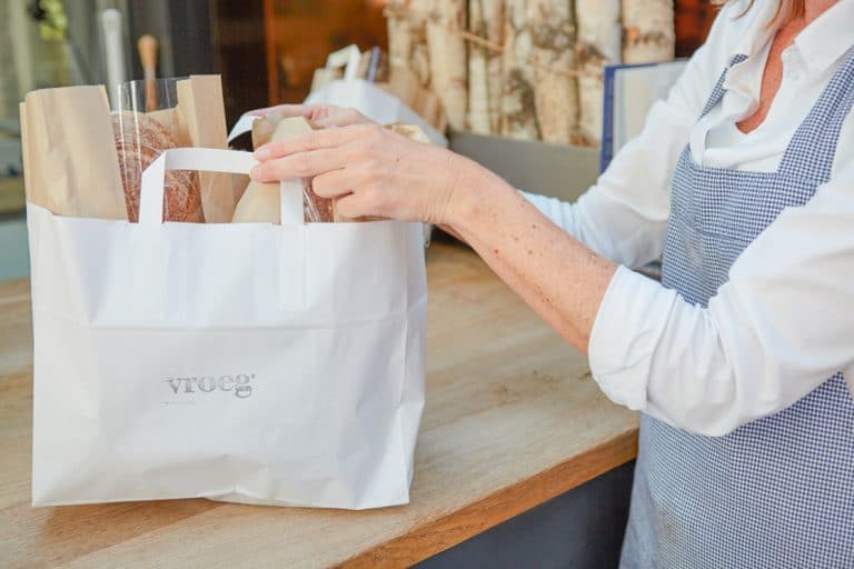 tasje-van-vroeg personeel
ober
kok
paket
lunch
eten
brood
vers
proef
papier
zak
licht