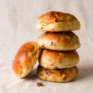 Rozijnen-appelbol per 5 (afhalen na 09.00u)